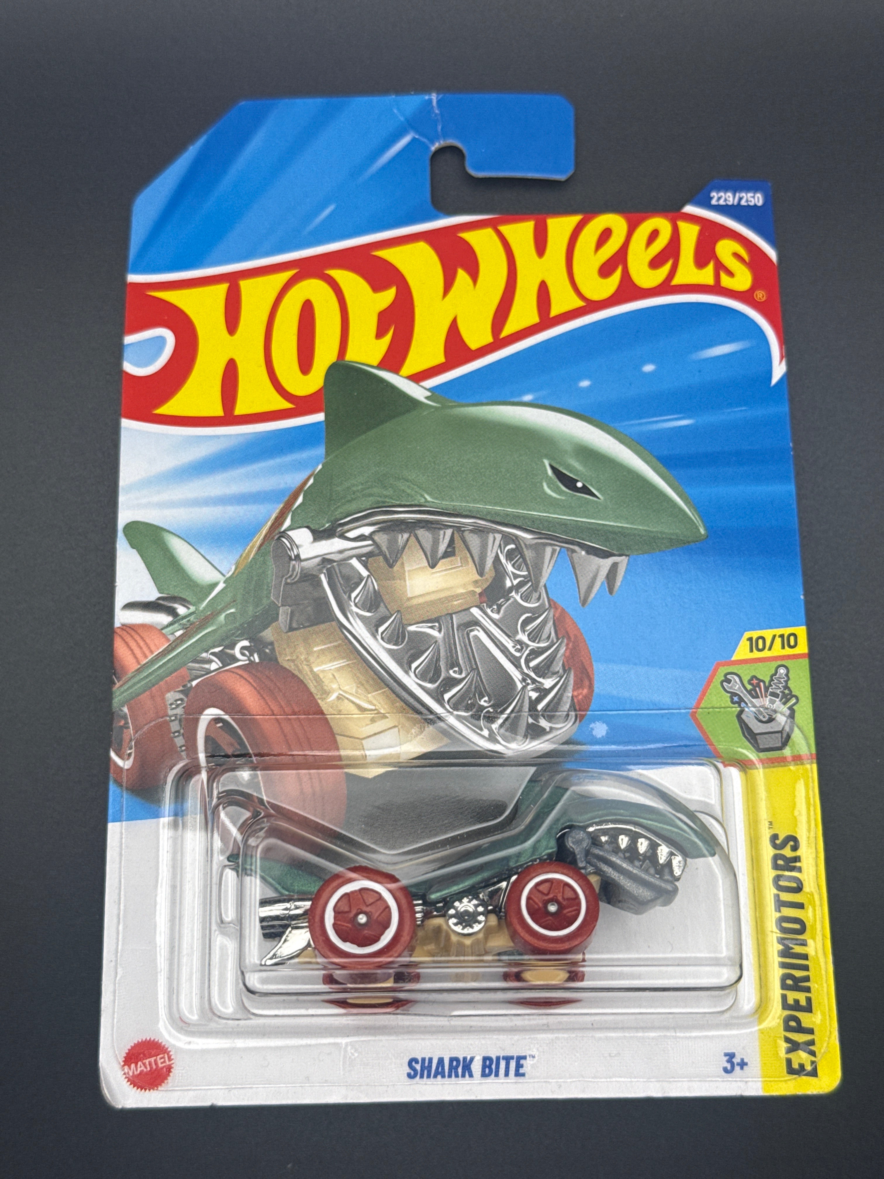 Hot Wheels Th Shark Bite